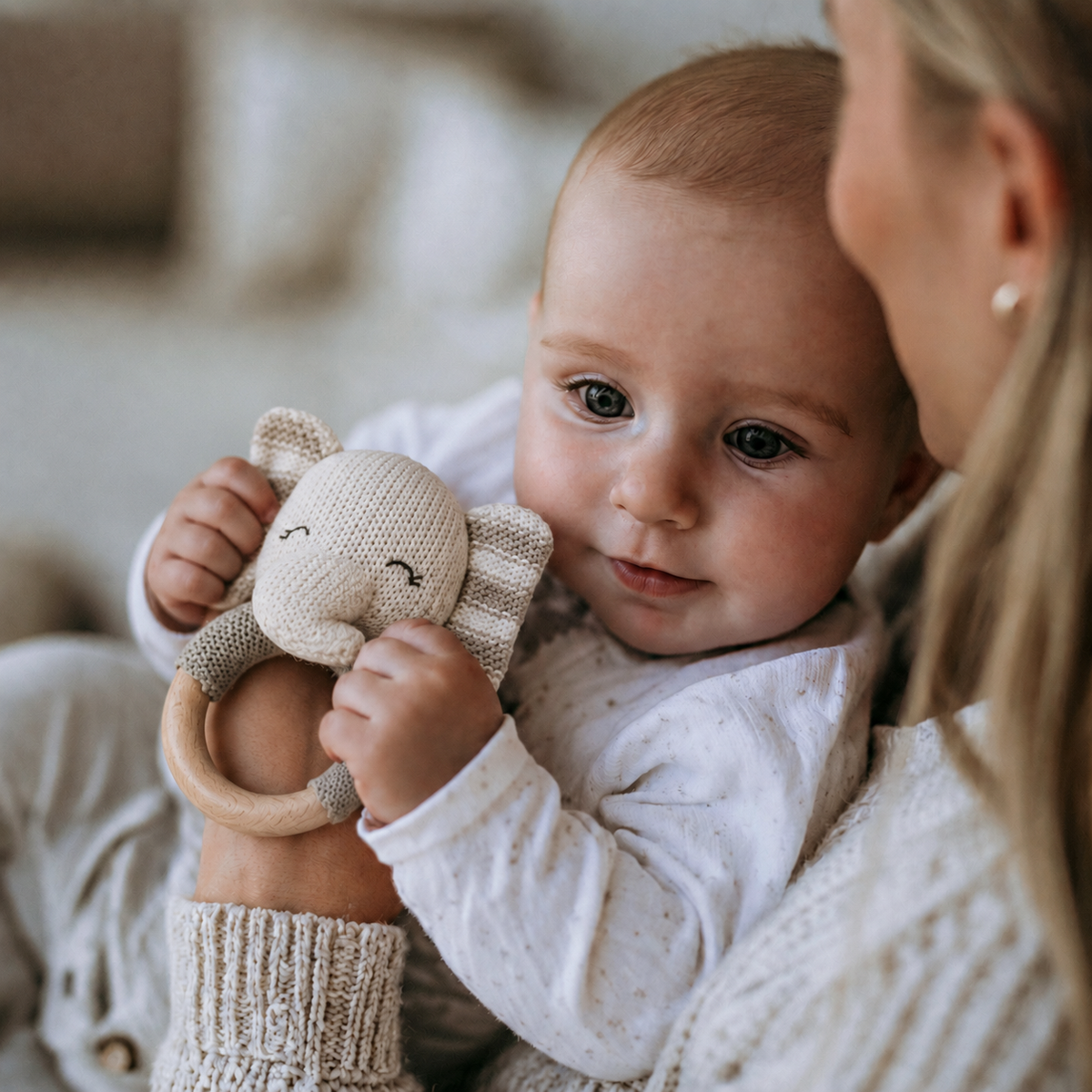 Baby Hug pletena ropotuljica Slonček