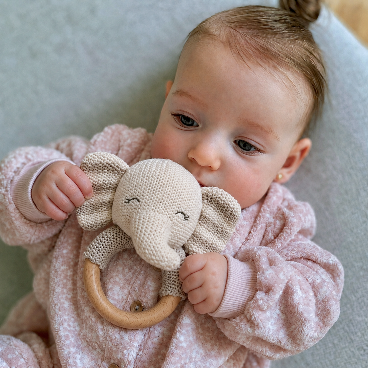 Baby Hug pletena ropotuljica Slonček