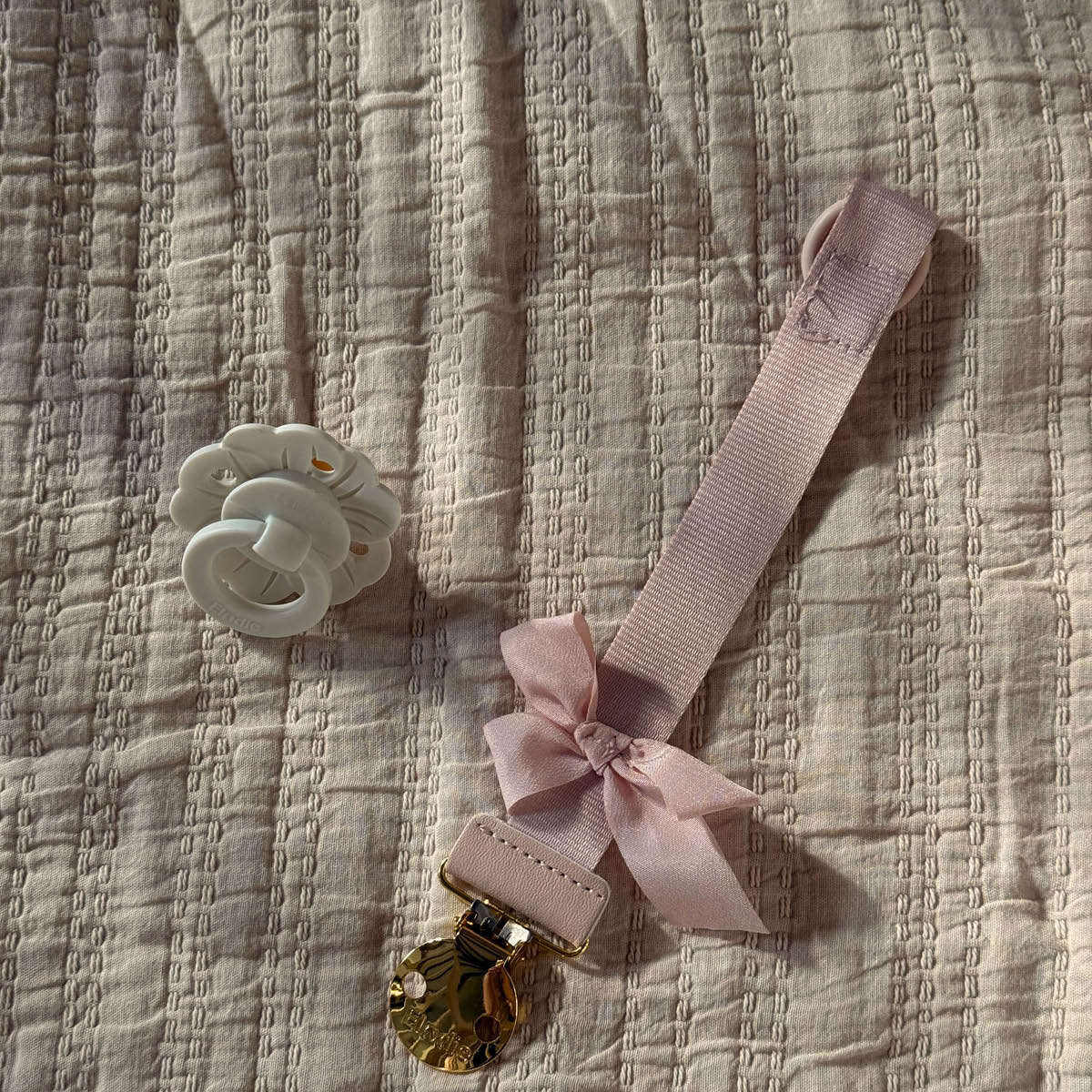 Priponka za dudo Powder Pink
